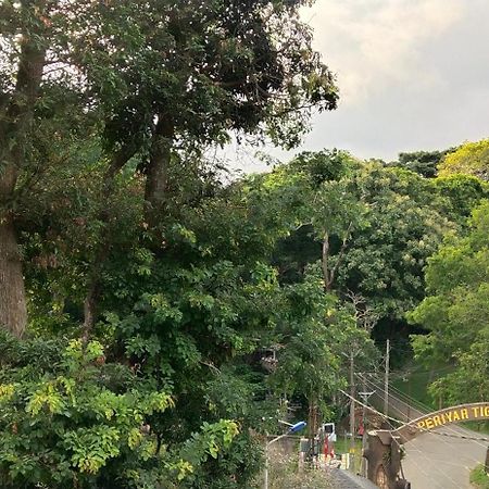 Floral Homestay เทกคาดี ภายนอก รูปภาพ